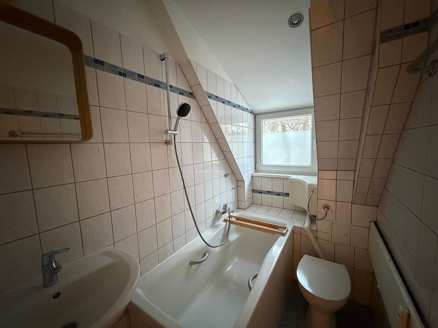 Pronájem bytu 2+1 46 m², Tharauer Allee 11, Berlin, Berlín Pronájem bytu 2+1 46 m², Tharauer Allee 11, Berlin, Berlín