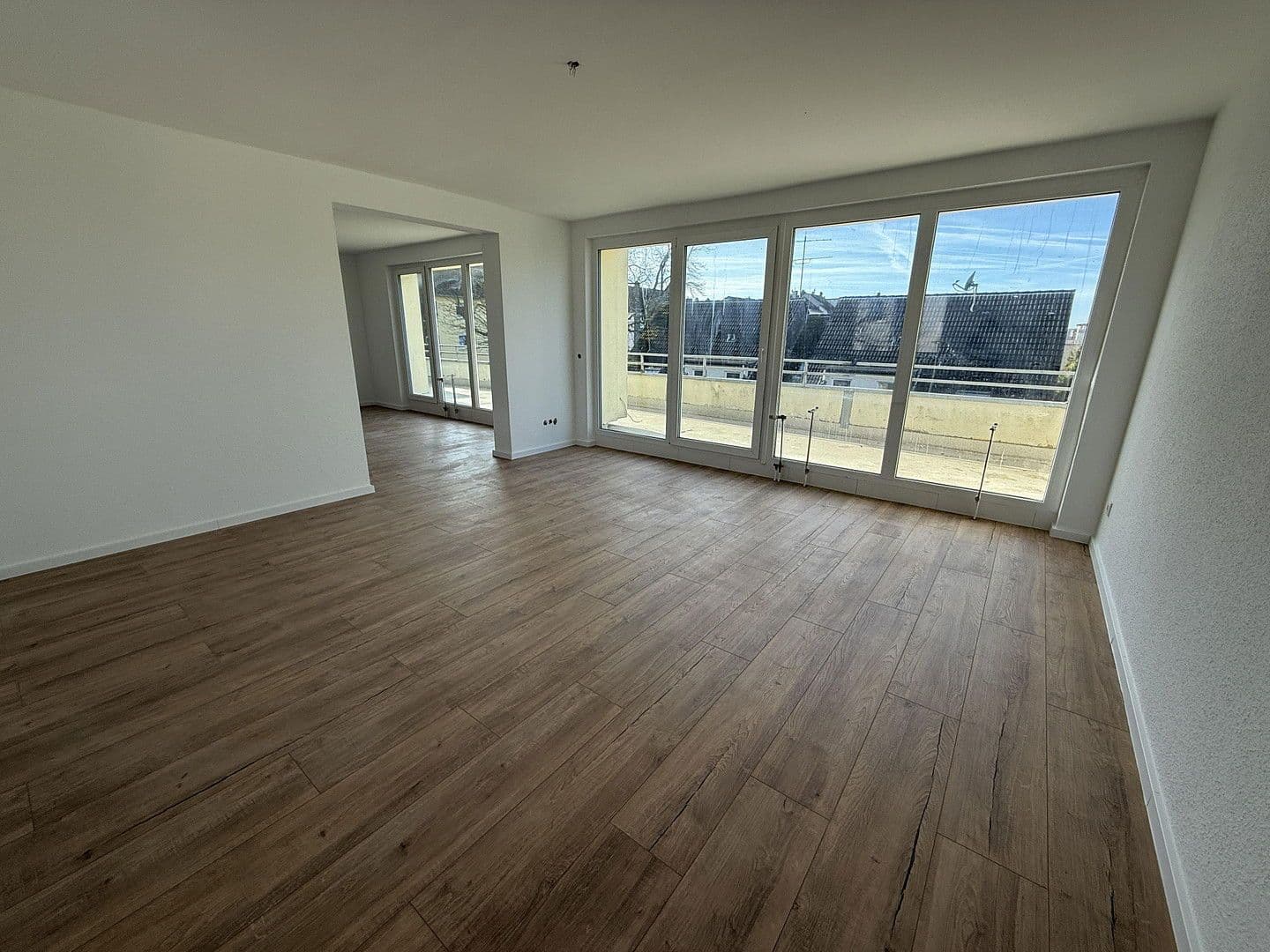 Pronájem bytu 3+1 92 m², Langerfelder Straße 115, Wuppertal, Severní Porýní-Vestfálsko Pronájem bytu 3+1 92 m², Langerfelder Straße 115, Wuppertal, Severní Porýní-Vestfálsko