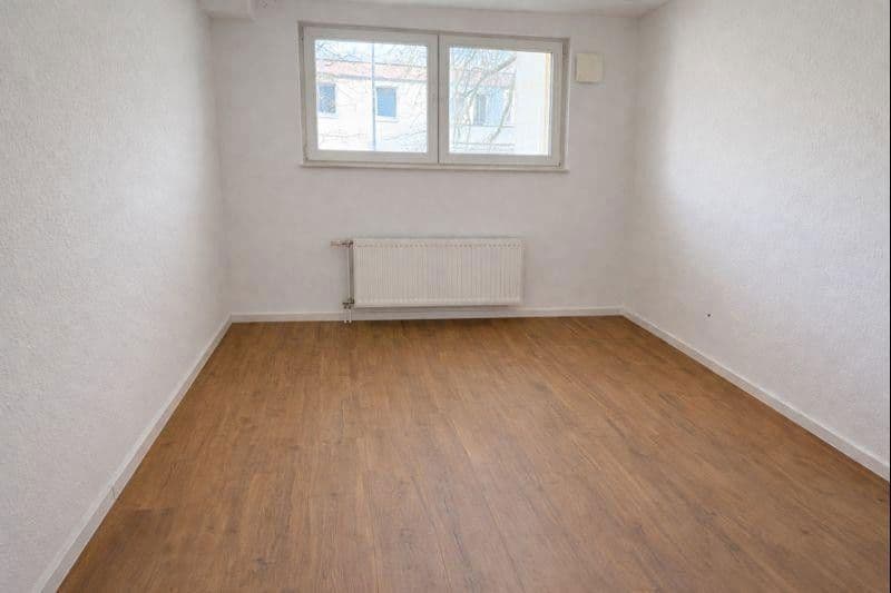 Pronájem bytu 3+1 92 m², Langerfelder Straße 115, Wuppertal, Severní Porýní-Vestfálsko Pronájem bytu 3+1 92 m², Langerfelder Straße 115, Wuppertal, Severní Porýní-Vestfálsko