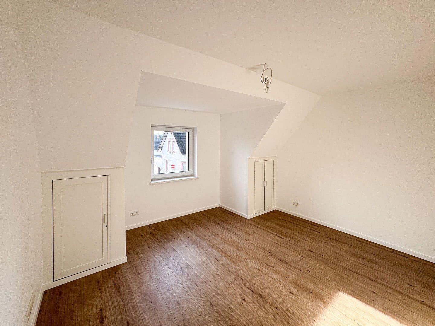 Pronájem bytu 3+1 115 m², Walther-Rathenau-Straße 9, Groß-Gerau, Hessen Pronájem bytu 3+1 115 m², Walther-Rathenau-Straße 9, Groß-Gerau, Hessen