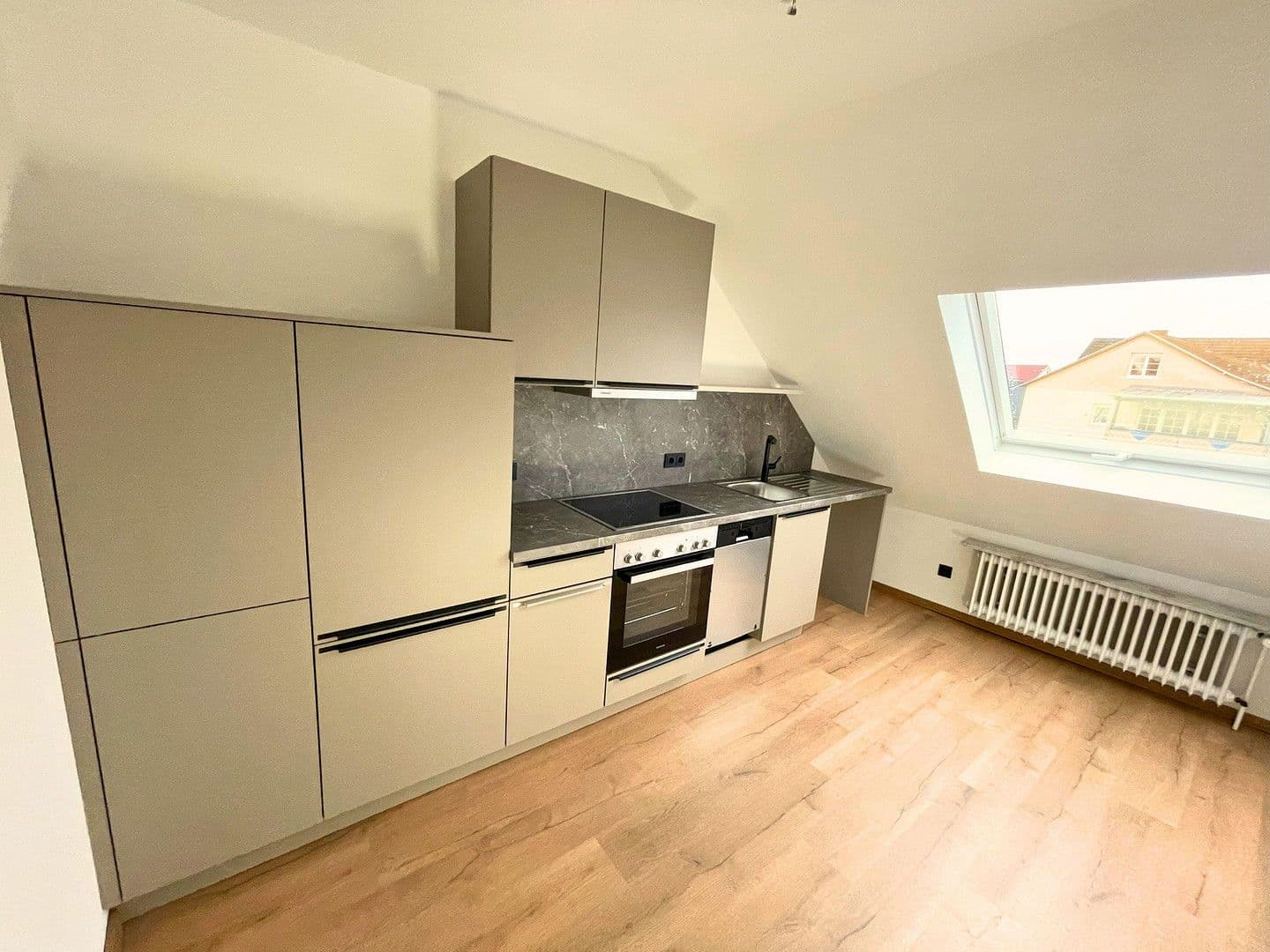 Pronájem bytu 2+1 70 m², Goldbach, Bavorsko Pronájem bytu 2+1 70 m², Goldbach, Bavorsko