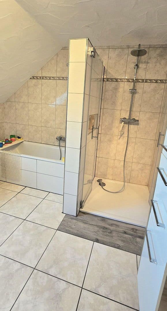 Prodej domu 300 m², pozemek 1.200 m², Breitenheim, Porýní-Falc Prodej domu 300 m², pozemek 1.200 m², Breitenheim, Porýní-Falc