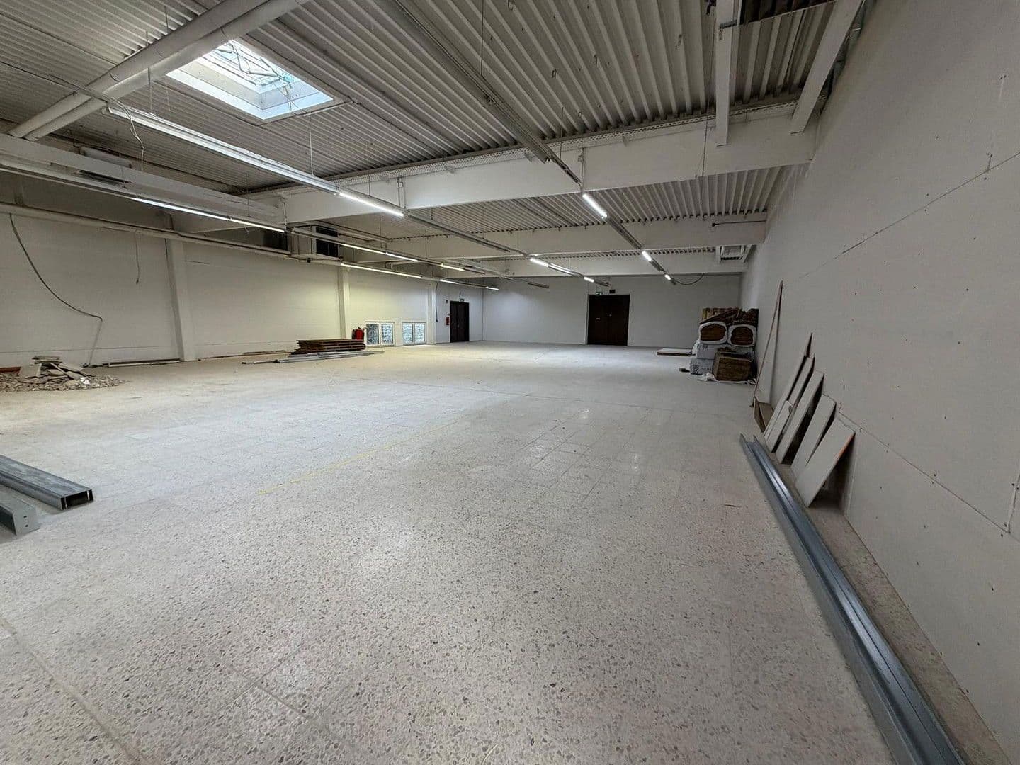 Pronájem nebytového prostoru 450 m², Meißener Dorfstraße 35, Minden, Severní Porýní-Vestfálsko Pronájem nebytového prostoru 450 m², Meißener Dorfstraße 35, Minden, Severní Porýní-Vestfálsko