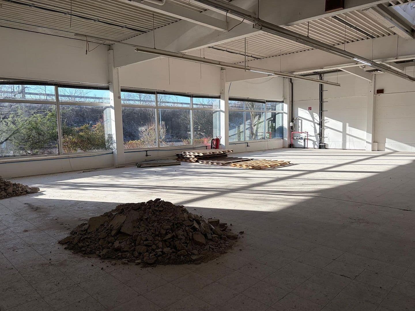 Pronájem nebytového prostoru 450 m², Meißener Dorfstraße 35, Minden, Severní Porýní-Vestfálsko Pronájem nebytového prostoru 450 m², Meißener Dorfstraße 35, Minden, Severní Porýní-Vestfálsko