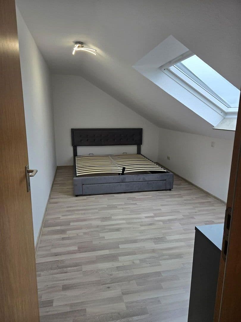 Pronájem bytu 2+1 40 m², Waiblingen, Bádensko-Württembersko Pronájem bytu 2+1 40 m², Waiblingen, Bádensko-Württembersko