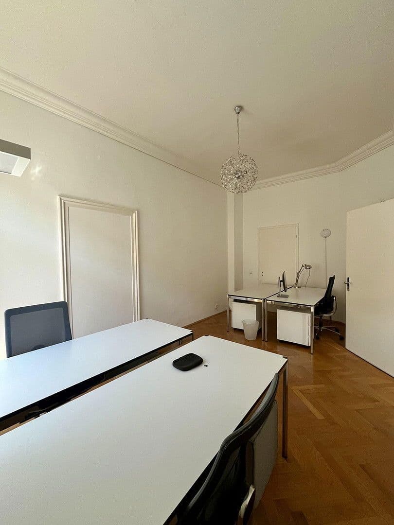 Pronájem kanceláře 19 m², Stuttgart, Bádensko-Württembersko Pronájem kanceláře 19 m², Stuttgart, Bádensko-Württembersko