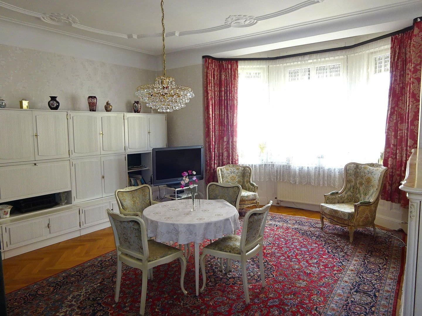 Prodej bytu 3+1 101 m², Hölderlinplatz, Stuttgart, Bádensko-Württembersko Prodej bytu 3+1 101 m², Hölderlinplatz, Stuttgart, Bádensko-Württembersko