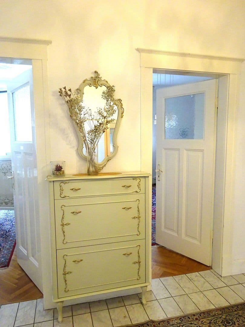 Prodej bytu 3+1 101 m², Hölderlinplatz, Stuttgart, Bádensko-Württembersko Prodej bytu 3+1 101 m², Hölderlinplatz, Stuttgart, Bádensko-Württembersko