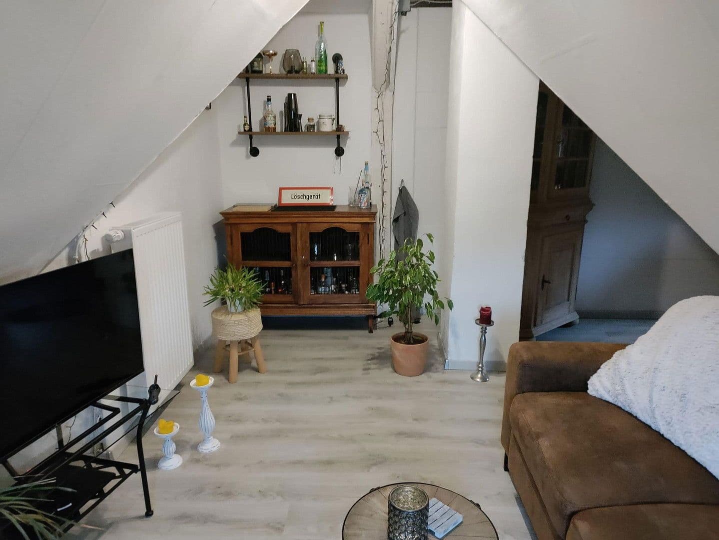 Prodej domu 183 m², pozemek 300 m², Esslingen am Neckar, Bádensko-Württembersko Prodej domu 183 m², pozemek 300 m², Esslingen am Neckar, Bádensko-Württembersko