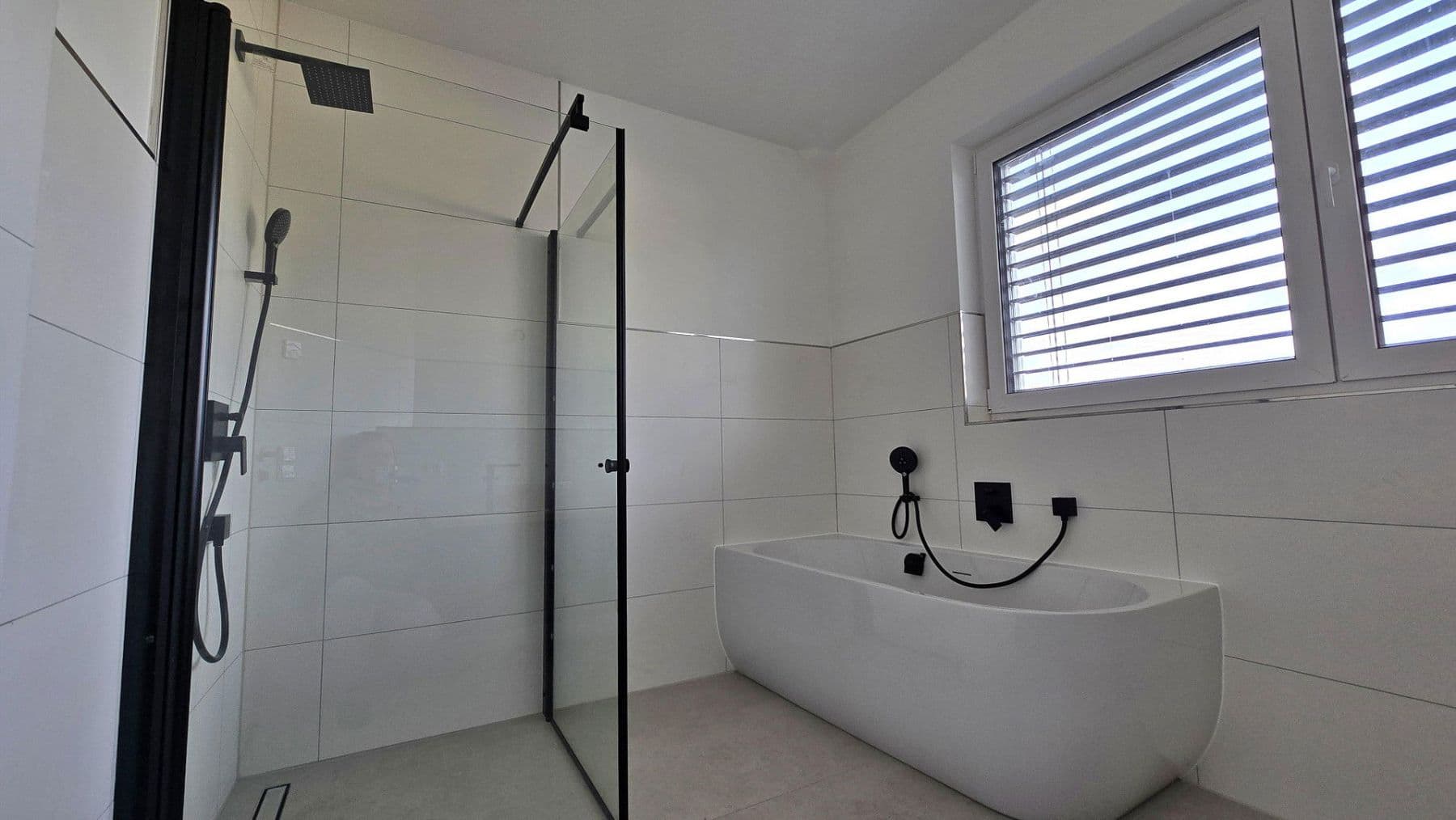 Pronájem domu 152 m², pozemek 100 m², Bornheim, Severní Porýní-Vestfálsko Pronájem domu 152 m², pozemek 100 m², Bornheim, Severní Porýní-Vestfálsko