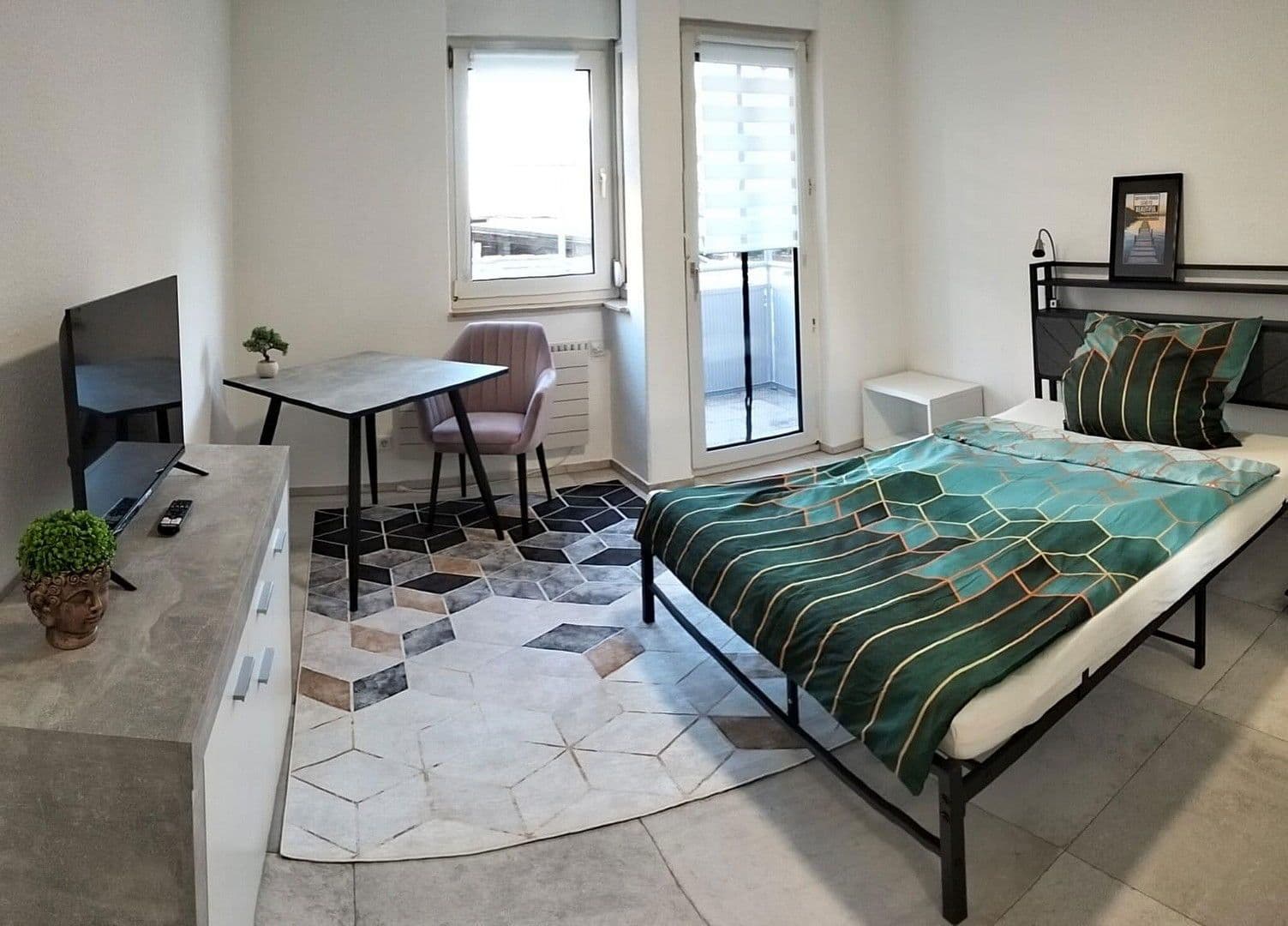 Pronájem bytu 1+1 28 m², Hauptstraße 12/1, Esslingen am Neckar, Bádensko-Württembersko Pronájem bytu 1+1 28 m², Hauptstraße 12/1, Esslingen am Neckar, Bádensko-Württembersko