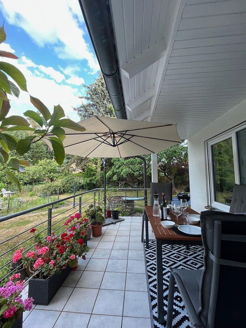 Prodej domu 231 m², pozemek 1.007 m², Nibelungenstr. 21, Schwarzenbruck, Bavorsko Prodej domu 231 m², pozemek 1.007 m², Nibelungenstr. 21, Schwarzenbruck, Bavorsko