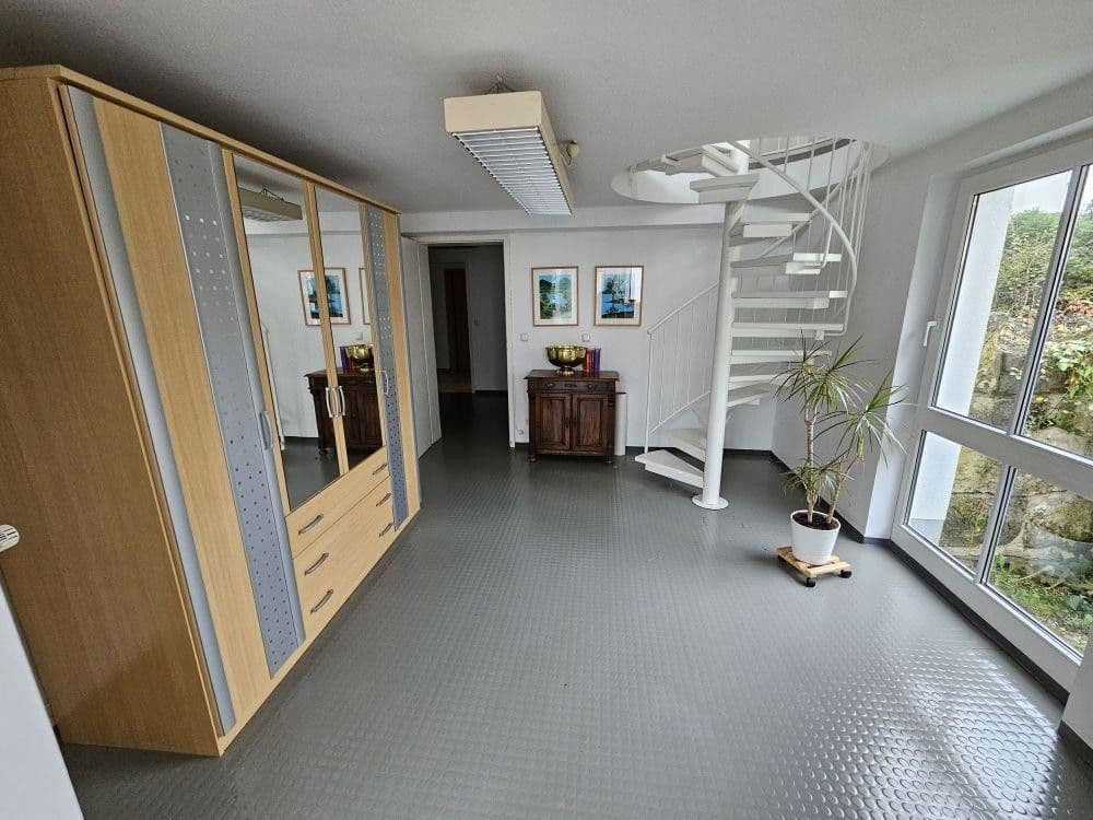 Prodej domu 231 m², pozemek 1.007 m², Nibelungenstr. 21, Schwarzenbruck, Bavorsko Prodej domu 231 m², pozemek 1.007 m², Nibelungenstr. 21, Schwarzenbruck, Bavorsko