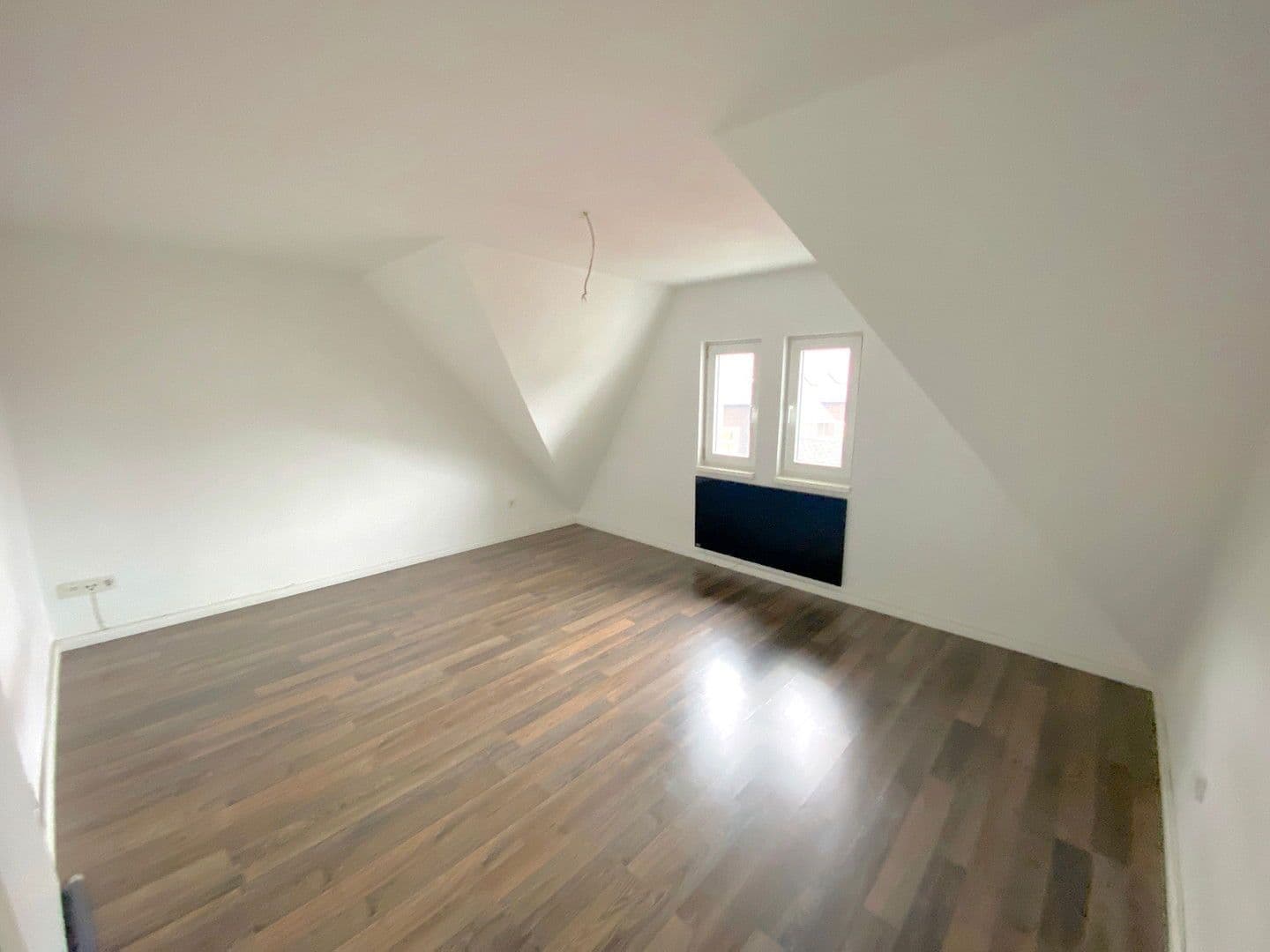 Pronájem bytu 3+1 70 m², Poststr.11, Dillenburg, Hessen Pronájem bytu 3+1 70 m², Poststr.11, Dillenburg, Hessen