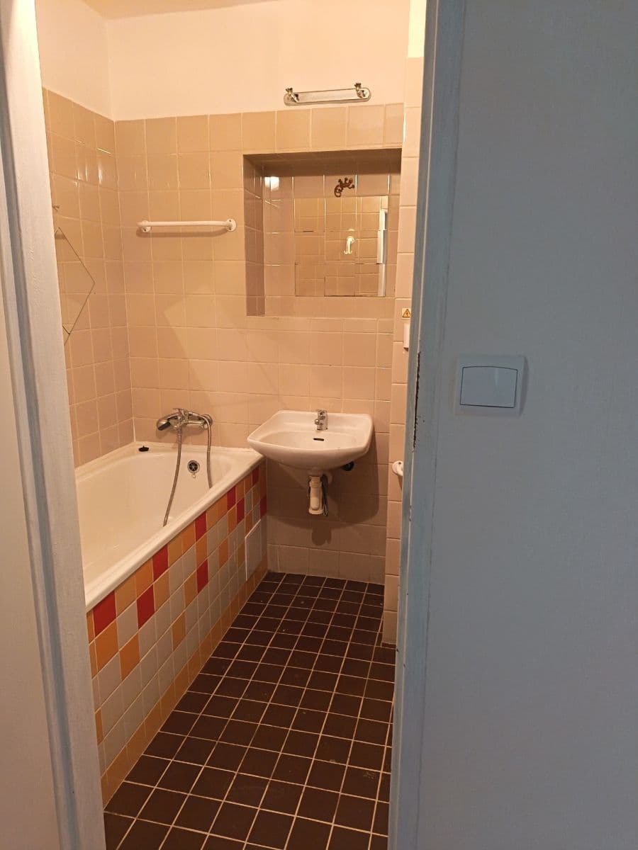 Pronájem bytu 1+1 37 m², Holubkova, Praha, Praha Pronájem bytu 1+1 37 m², Holubkova, Praha, Praha