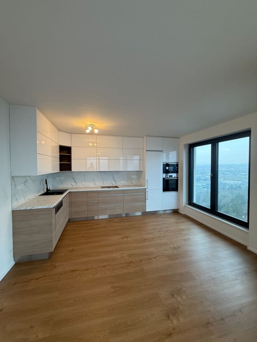 Pronájem bytu 2+kk 80 m², třída Generála Píky, Brno, Jihomoravský kraj Pronájem bytu 2+kk 80 m², třída Generála Píky, Brno, Jihomoravský kraj