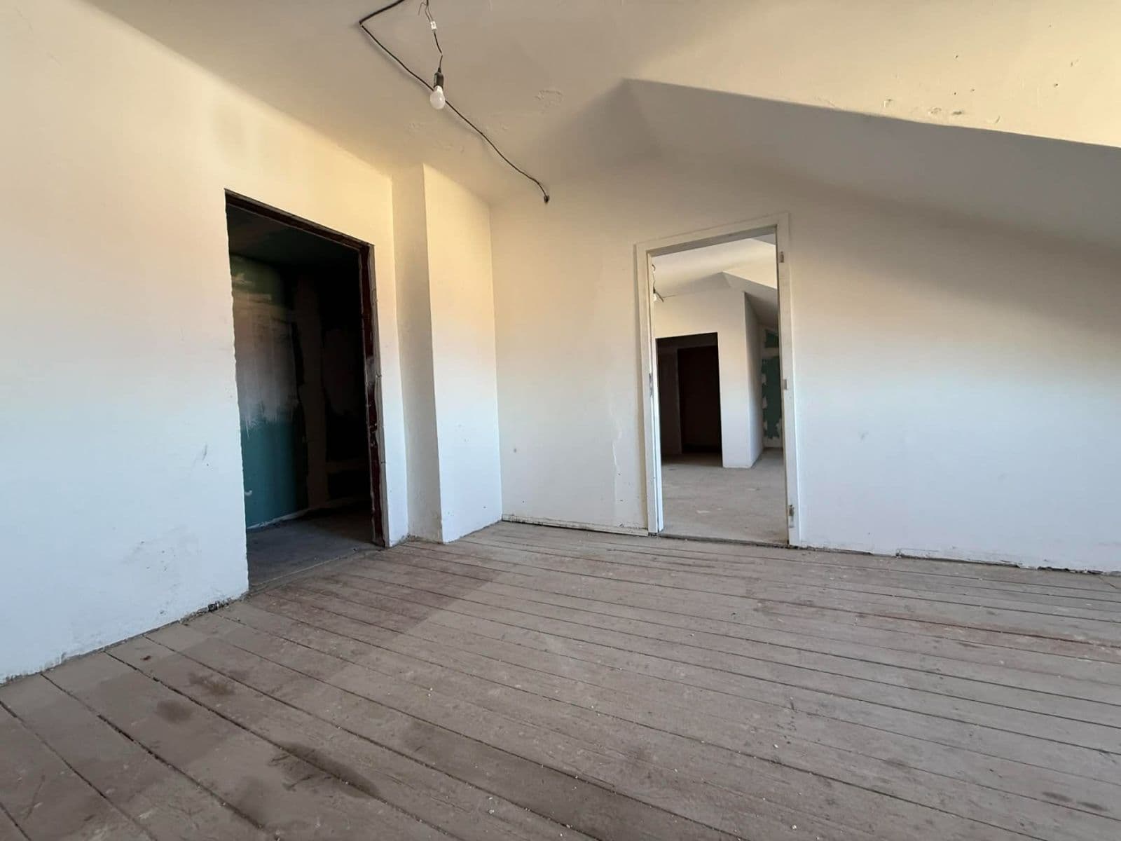 Prodej bytu 2+kk 67 m², Jeseniova, Praha, Praha Prodej bytu 2+kk 67 m², Jeseniova, Praha, Praha