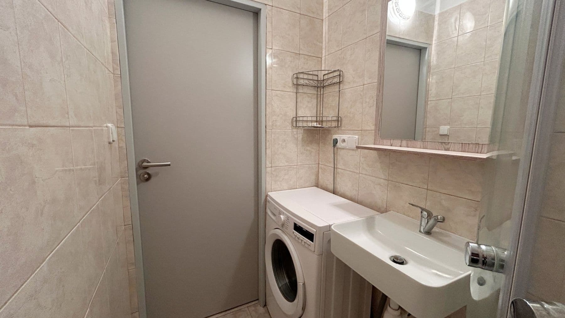 Pronájem bytu 2+kk 42 m², Rimavské Soboty, Kolín, Středočeský kraj Pronájem bytu 2+kk 42 m², Rimavské Soboty, Kolín, Středočeský kraj