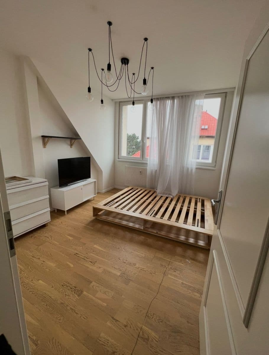 Pronájem bytu 2+kk 74 m², Počernická, Praha, Praha Pronájem bytu 2+kk 74 m², Počernická, Praha, Praha