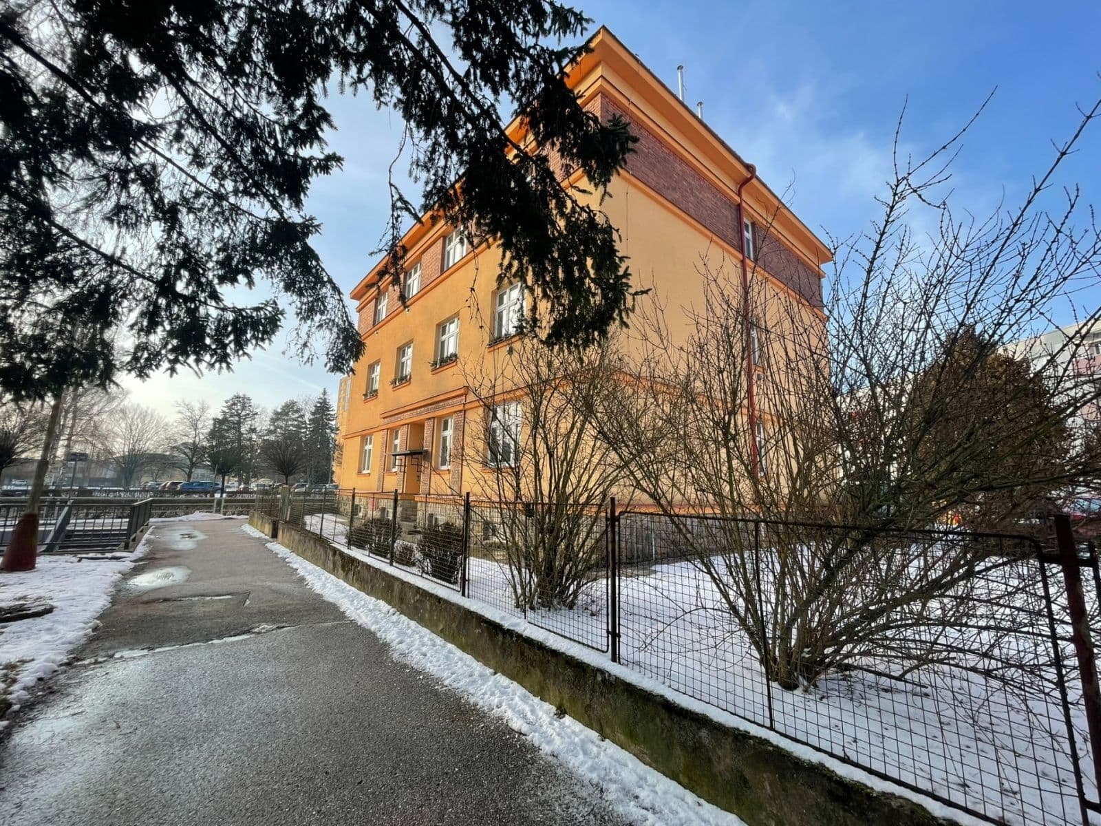 Prodej bytu 2+1 69 m², Komenského, Trutnov, Královéhradecký kraj Prodej bytu 2+1 69 m², Komenského, Trutnov, Královéhradecký kraj