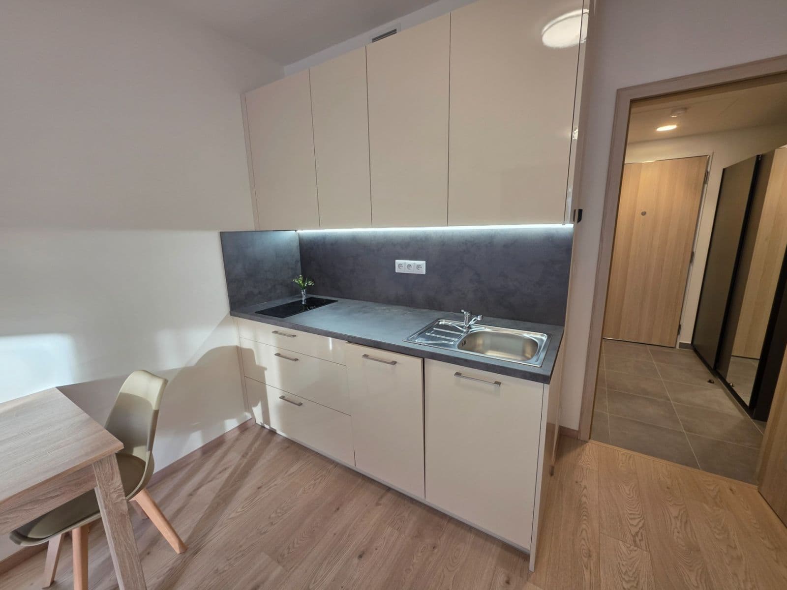 Pronájem bytu 1+kk 33 m², Poděbradská, Praha, Praha Pronájem bytu 1+kk 33 m², Poděbradská, Praha, Praha