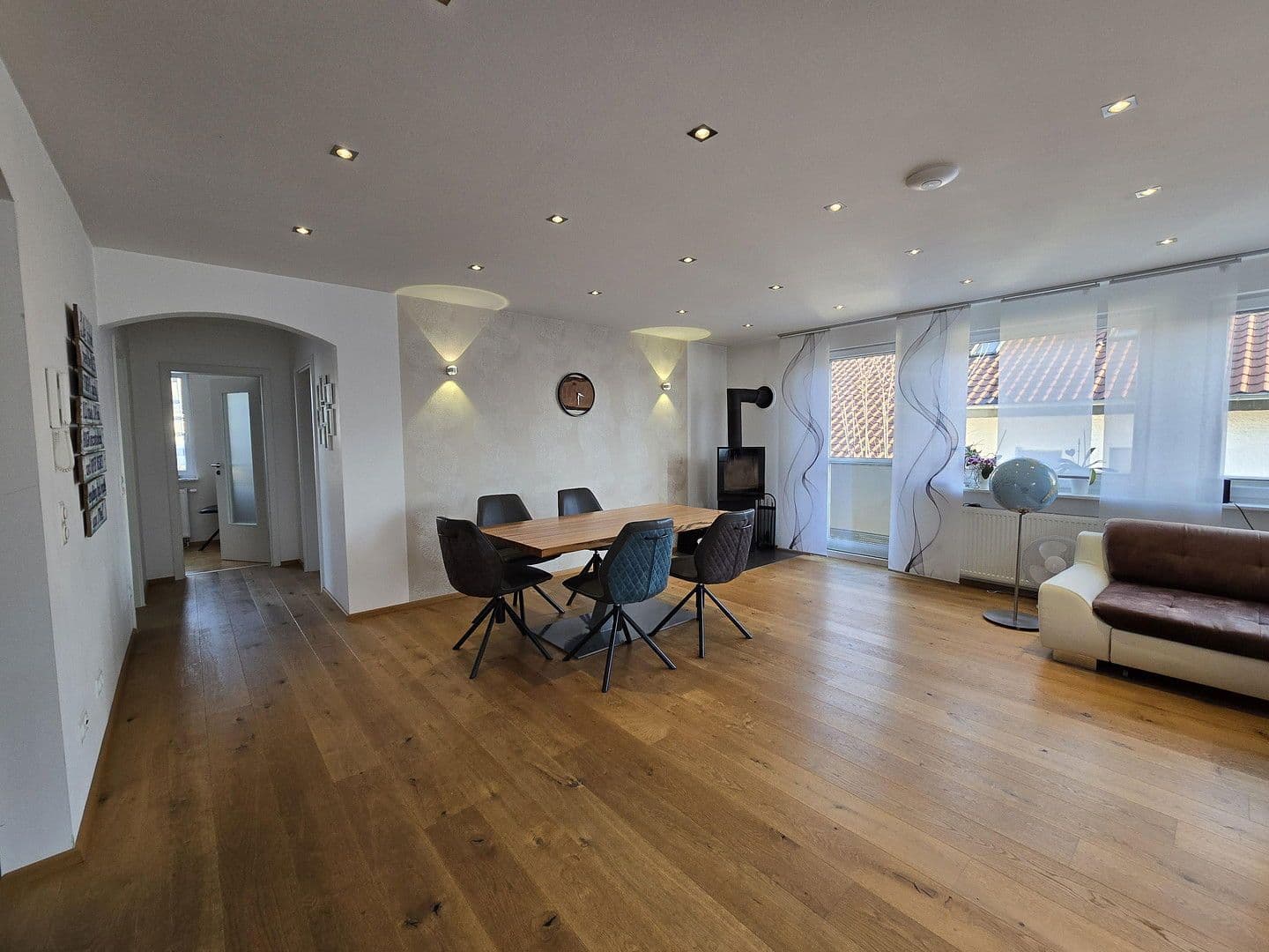 Prodej domu 187 m², pozemek 596 m², Lobbach, Bádensko-Württembersko Prodej domu 187 m², pozemek 596 m², Lobbach, Bádensko-Württembersko