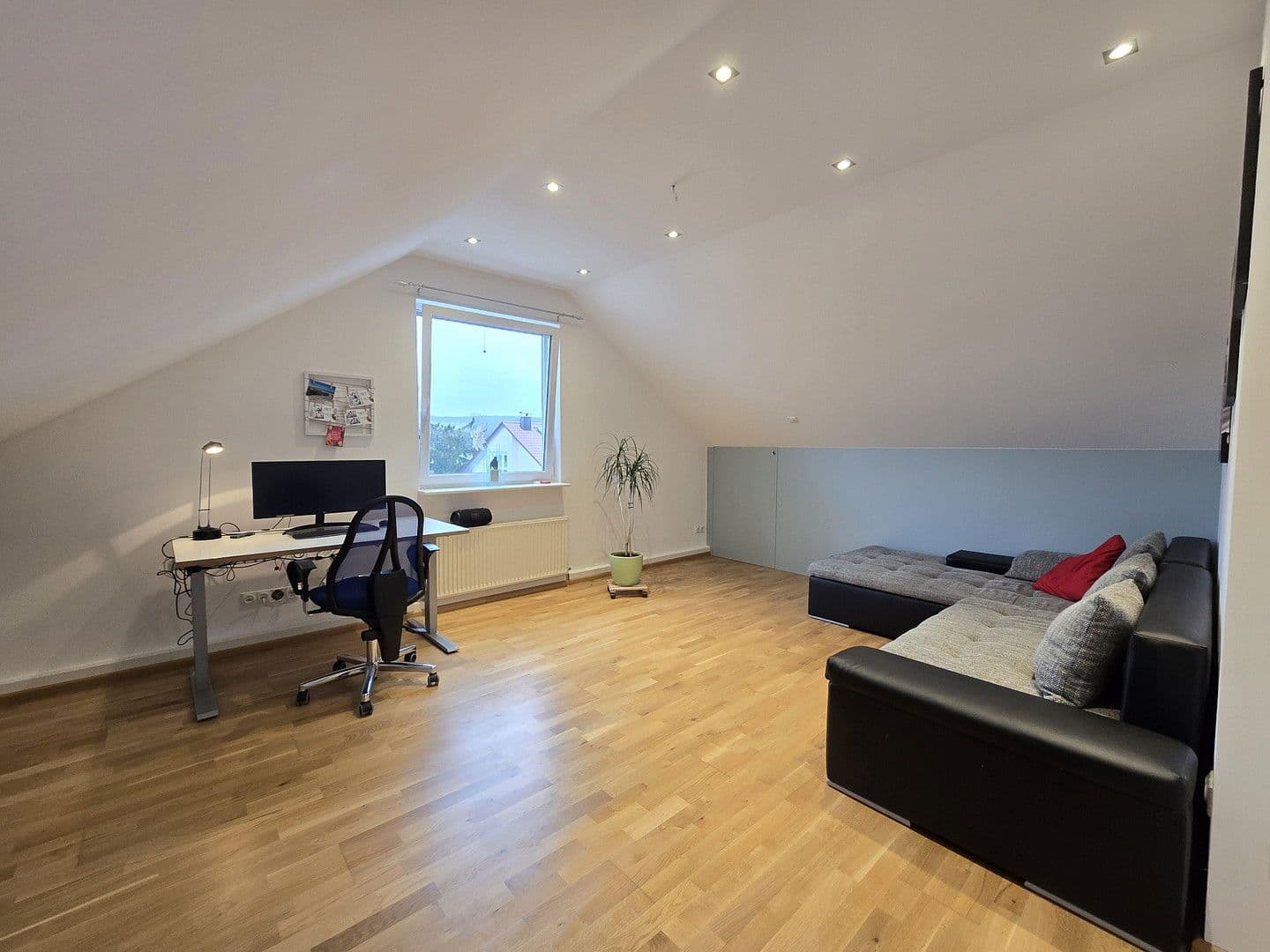 Prodej domu 187 m², pozemek 596 m², Lobbach, Bádensko-Württembersko Prodej domu 187 m², pozemek 596 m², Lobbach, Bádensko-Württembersko