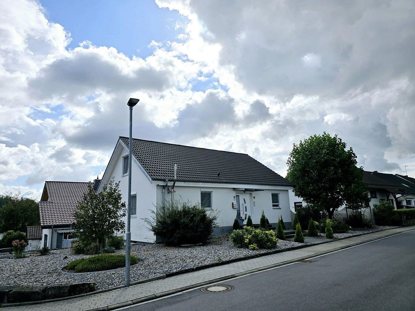 Prodej domu 187 m², pozemek 596 m², Lobbach, Bádensko-Württembersko Prodej domu 187 m², pozemek 596 m², Lobbach, Bádensko-Württembersko