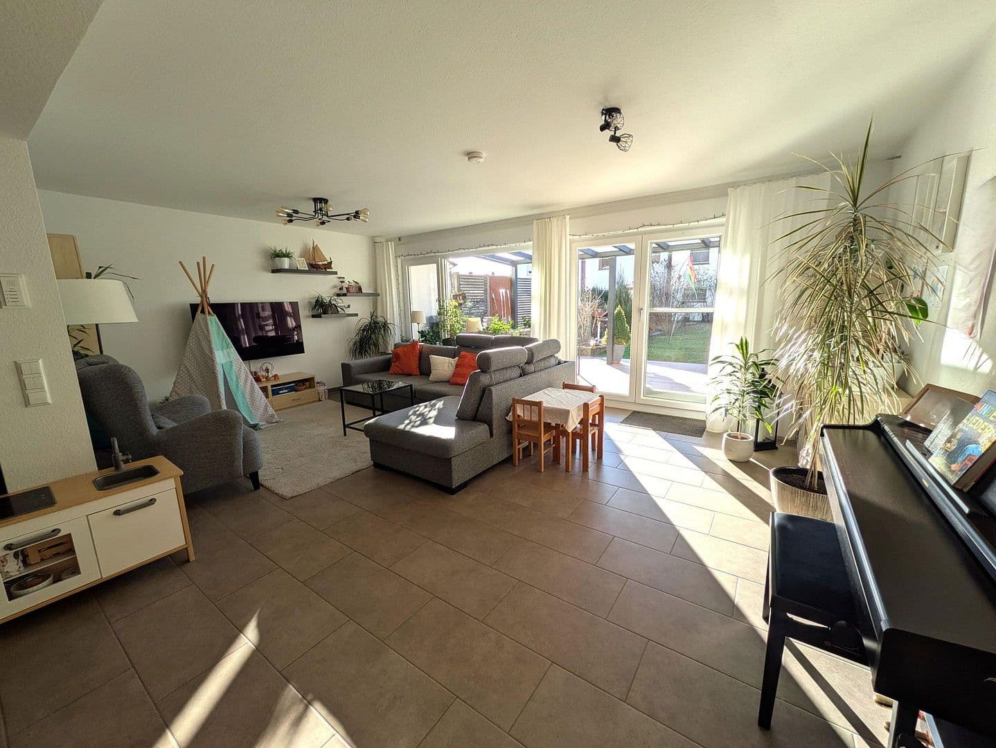 Prodej domu 159 m², pozemek 220 m², Plochingen, Bádensko-Württembersko Prodej domu 159 m², pozemek 220 m², Plochingen, Bádensko-Württembersko