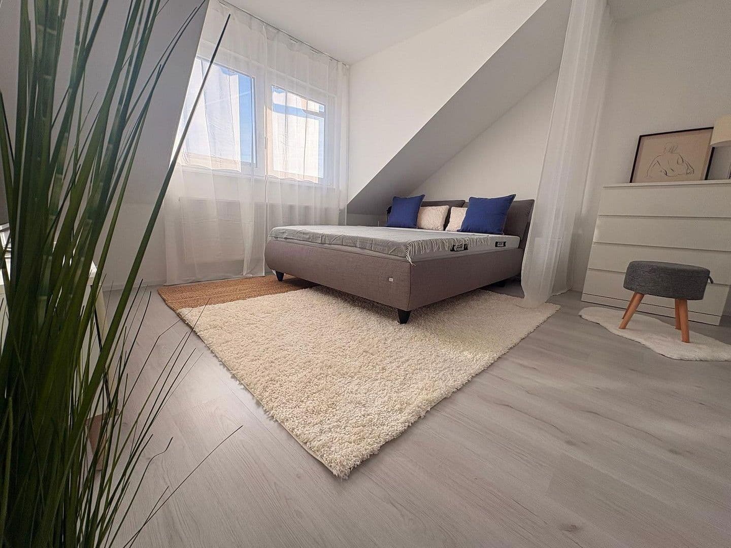 Pronájem bytu 3+kk 80 m², Hockenheim, Bádensko-Württembersko Pronájem bytu 3+kk 80 m², Hockenheim, Bádensko-Württembersko