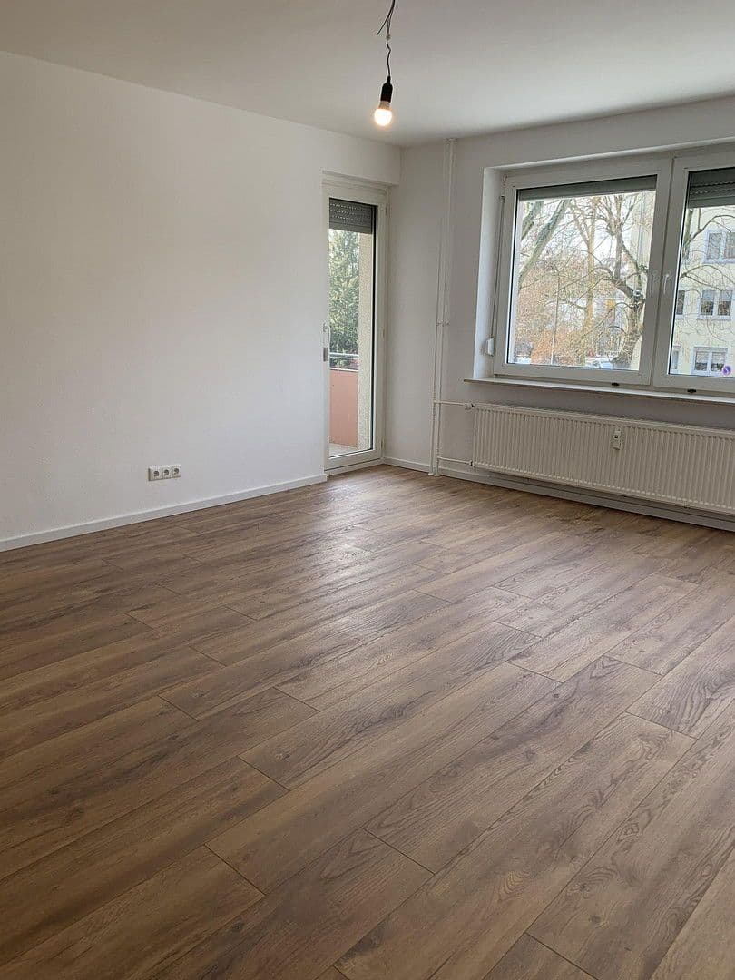 Pronájem bytu 3+1 70 m², Heinrich-Seliger-Straße 24, Frankfurt, Hessen Pronájem bytu 3+1 70 m², Heinrich-Seliger-Straße 24, Frankfurt, Hessen