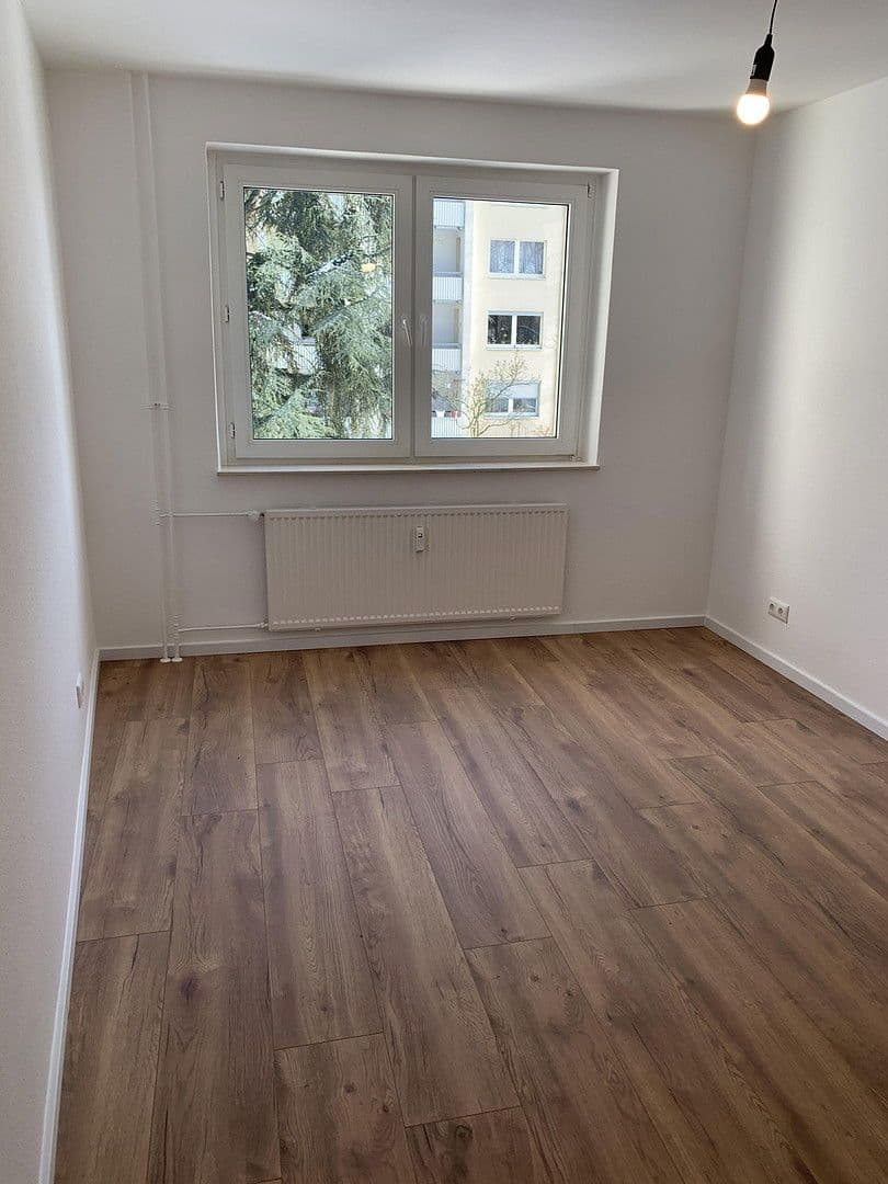 Pronájem bytu 3+1 70 m², Heinrich-Seliger-Straße 24, Frankfurt, Hessen Pronájem bytu 3+1 70 m², Heinrich-Seliger-Straße 24, Frankfurt, Hessen