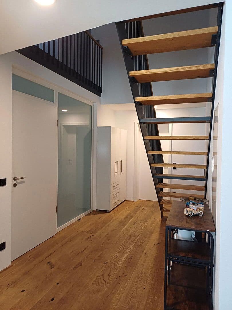 Prodej domu 243 m², pozemek 786 m², Hochbergweg1, Weilheim an der Teck, Bádensko-Württembersko Prodej domu 243 m², pozemek 786 m², Hochbergweg1, Weilheim an der Teck, Bádensko-Württembersko