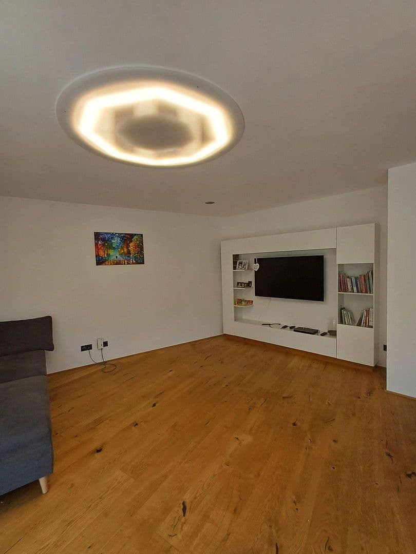 Prodej domu 243 m², pozemek 786 m², Hochbergweg1, Weilheim an der Teck, Bádensko-Württembersko Prodej domu 243 m², pozemek 786 m², Hochbergweg1, Weilheim an der Teck, Bádensko-Württembersko