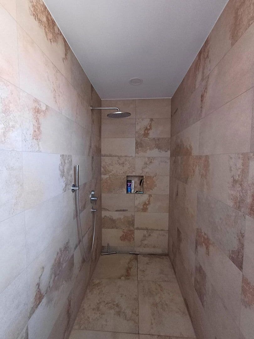 Prodej domu 243 m², pozemek 786 m², Hochbergweg1, Weilheim an der Teck, Bádensko-Württembersko Prodej domu 243 m², pozemek 786 m², Hochbergweg1, Weilheim an der Teck, Bádensko-Württembersko