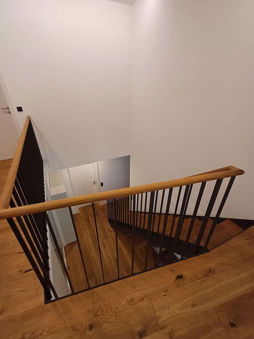 Prodej domu 243 m², pozemek 786 m², Hochbergweg1, Weilheim an der Teck, Bádensko-Württembersko Prodej domu 243 m², pozemek 786 m², Hochbergweg1, Weilheim an der Teck, Bádensko-Württembersko