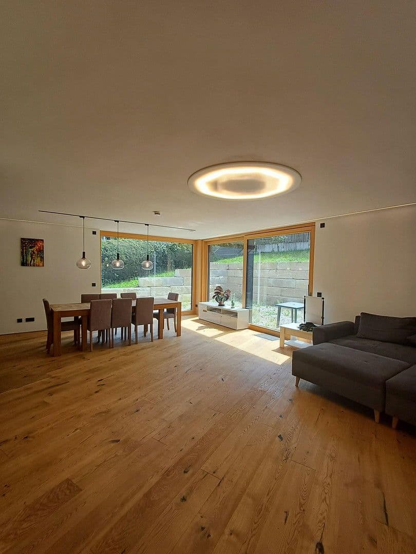 Prodej domu 243 m², pozemek 786 m², Hochbergweg1, Weilheim an der Teck, Bádensko-Württembersko Prodej domu 243 m², pozemek 786 m², Hochbergweg1, Weilheim an der Teck, Bádensko-Württembersko