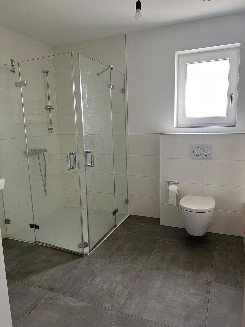 Pronájem bytu 3+1 104 m², Friedrich-Ebert-Straße 40-1, Seeheim-Jugenheim, Hessen Pronájem bytu 3+1 104 m², Friedrich-Ebert-Straße 40-1, Seeheim-Jugenheim, Hessen