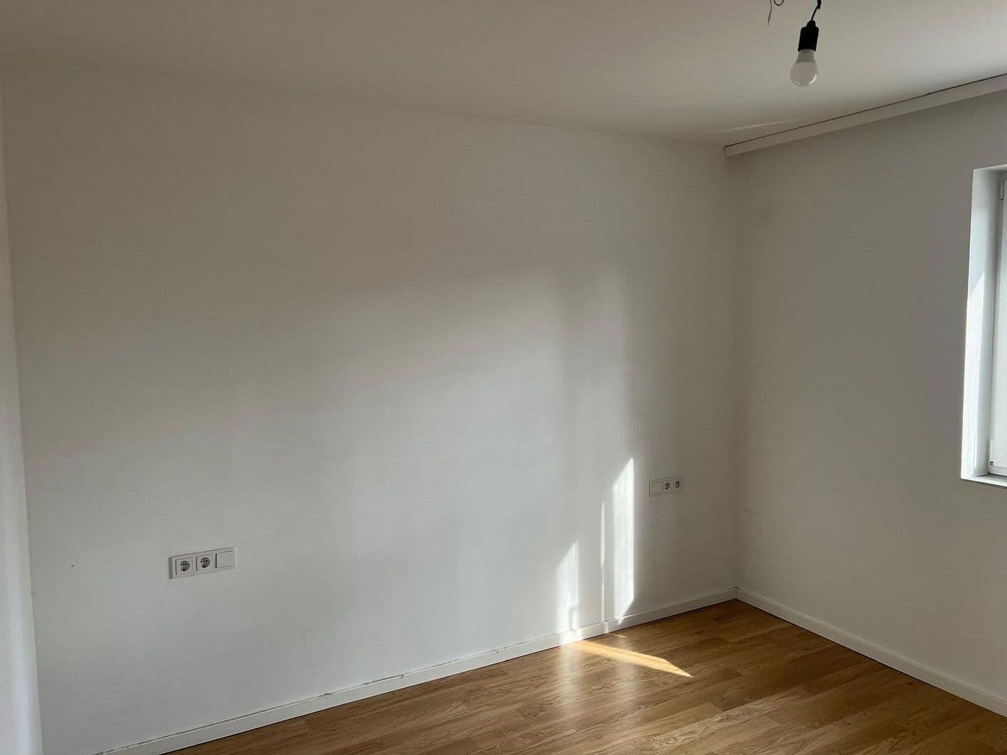 Pronájem bytu 3+1 104 m², Friedrich-Ebert-Straße 40-1, Seeheim-Jugenheim, Hessen Pronájem bytu 3+1 104 m², Friedrich-Ebert-Straße 40-1, Seeheim-Jugenheim, Hessen