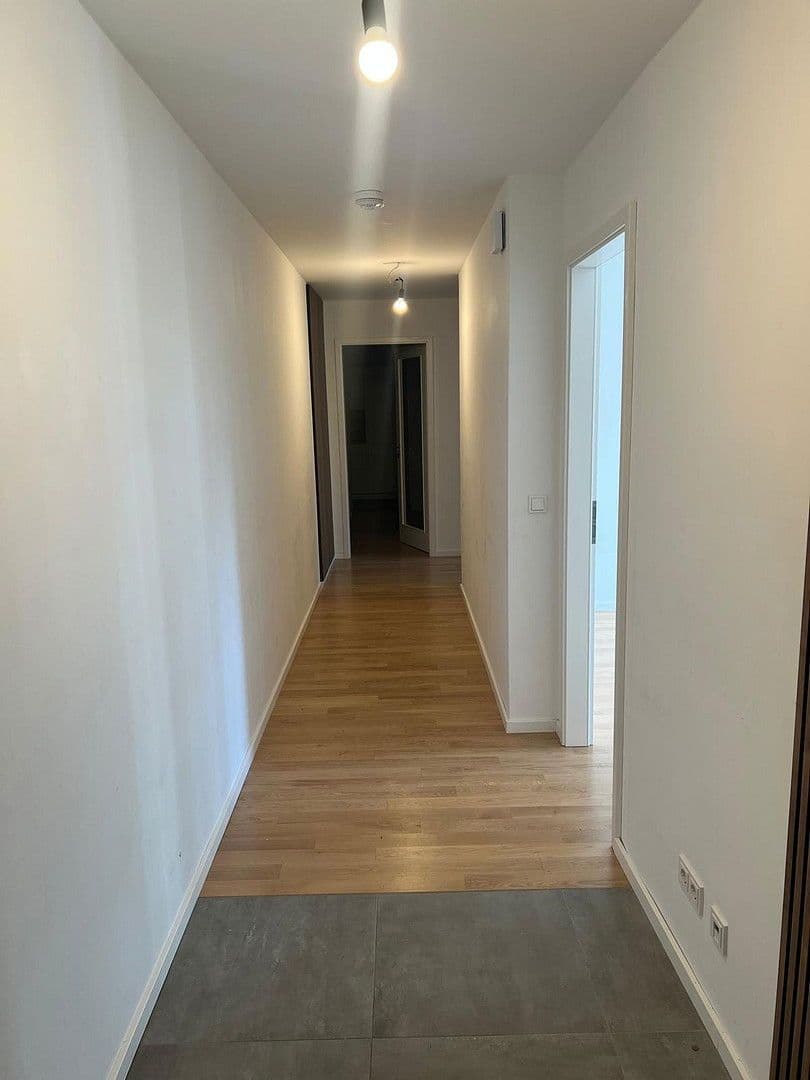 Pronájem bytu 3+1 104 m², Friedrich-Ebert-Straße 40-1, Seeheim-Jugenheim, Hessen Pronájem bytu 3+1 104 m², Friedrich-Ebert-Straße 40-1, Seeheim-Jugenheim, Hessen