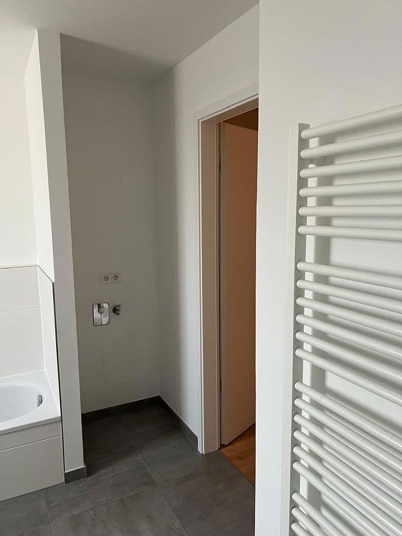 Pronájem bytu 3+1 104 m², Friedrich-Ebert-Straße 40-1, Seeheim-Jugenheim, Hessen Pronájem bytu 3+1 104 m², Friedrich-Ebert-Straße 40-1, Seeheim-Jugenheim, Hessen