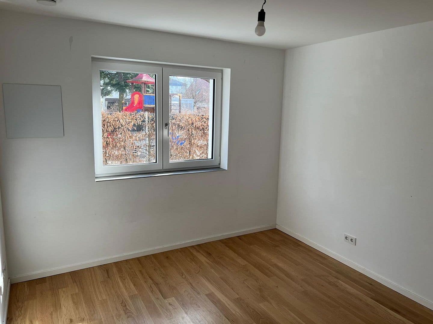 Pronájem bytu 3+1 104 m², Friedrich-Ebert-Straße 40-1, Seeheim-Jugenheim, Hessen Pronájem bytu 3+1 104 m², Friedrich-Ebert-Straße 40-1, Seeheim-Jugenheim, Hessen