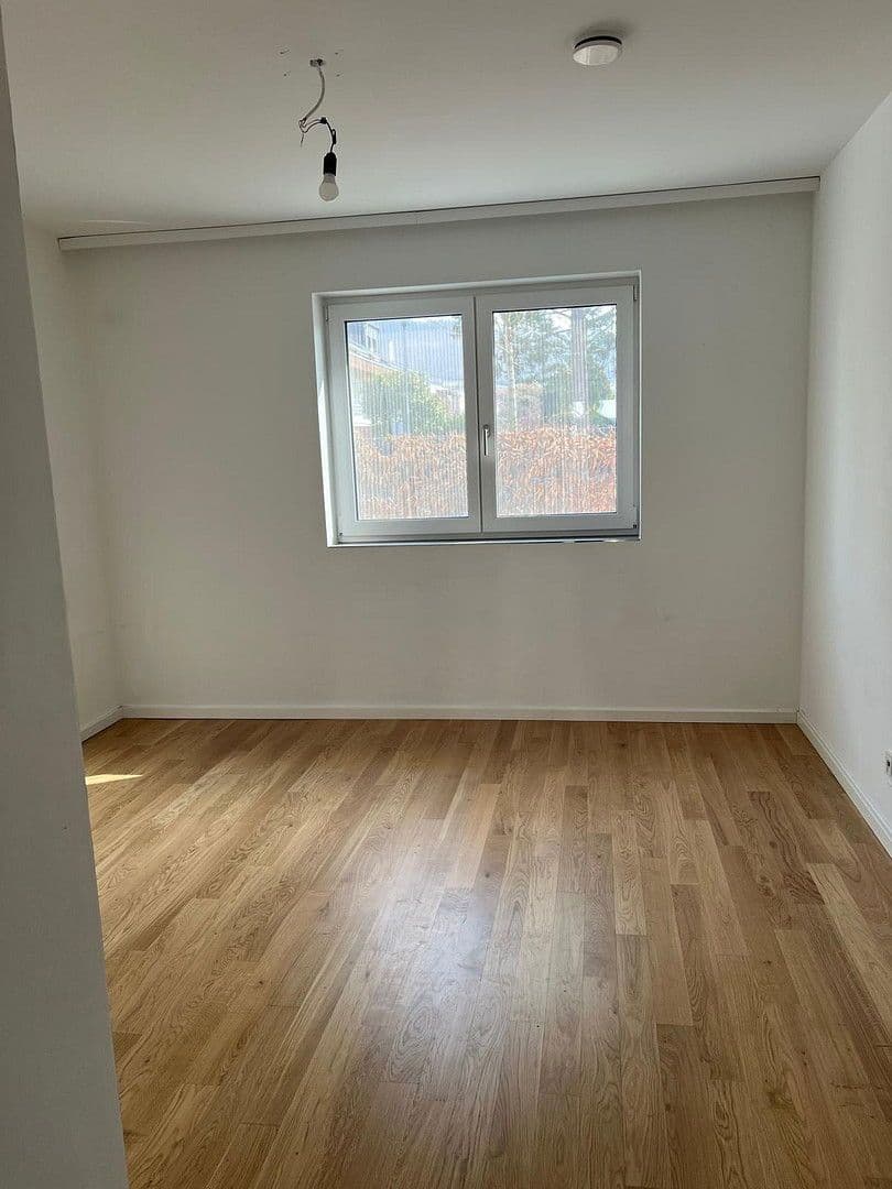 Pronájem bytu 3+1 104 m², Friedrich-Ebert-Straße 40-1, Seeheim-Jugenheim, Hessen Pronájem bytu 3+1 104 m², Friedrich-Ebert-Straße 40-1, Seeheim-Jugenheim, Hessen