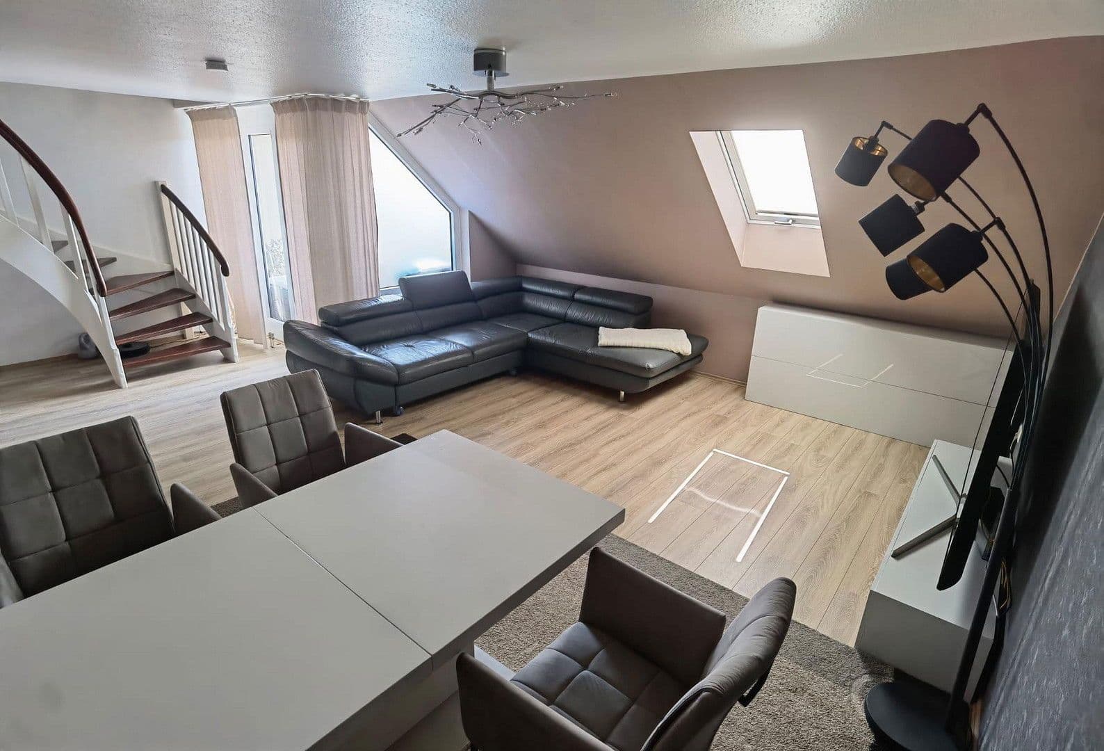 Prodej bytu 3+kk 88 m², Nagold, Bádensko-Württembersko Prodej bytu 3+kk 88 m², Nagold, Bádensko-Württembersko