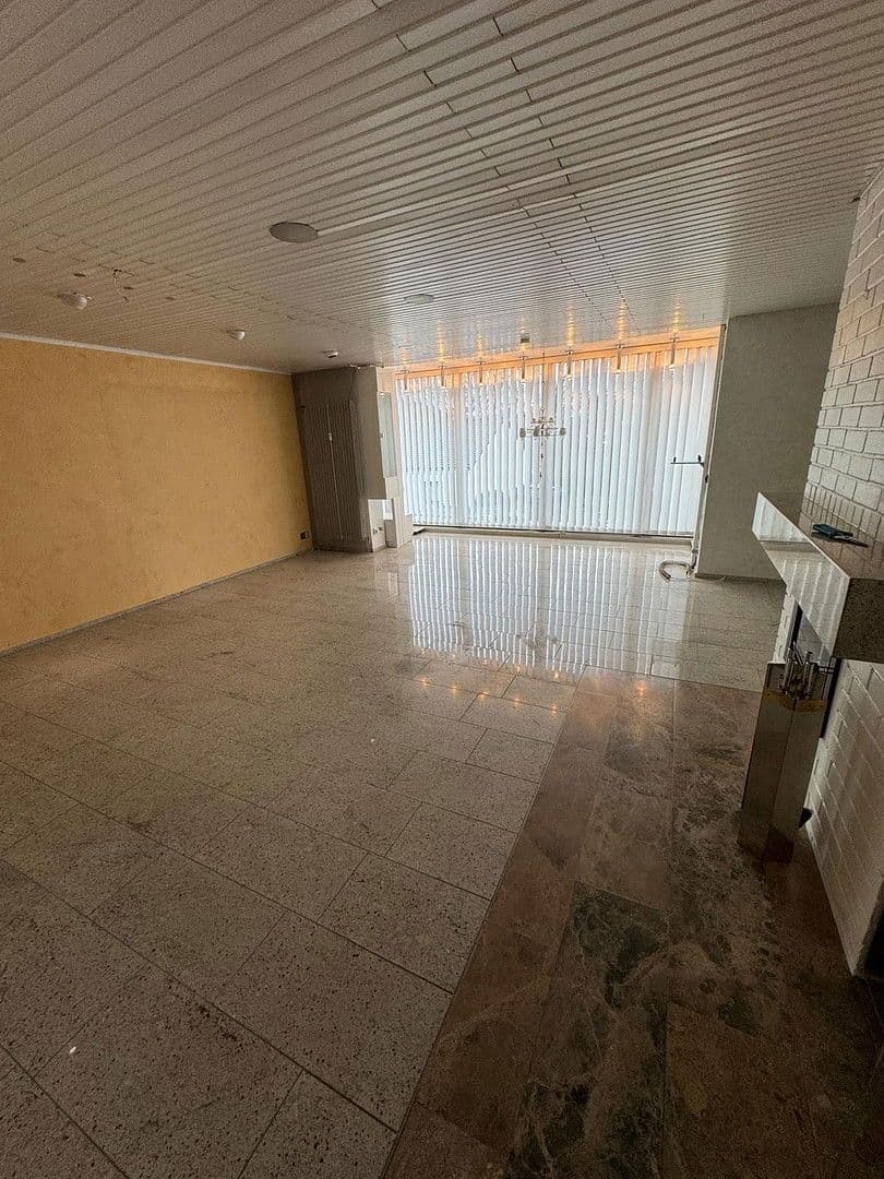 Pronájem bytu 4+1 140 m², Kaiserslautern, Porýní-Falc Pronájem bytu 4+1 140 m², Kaiserslautern, Porýní-Falc