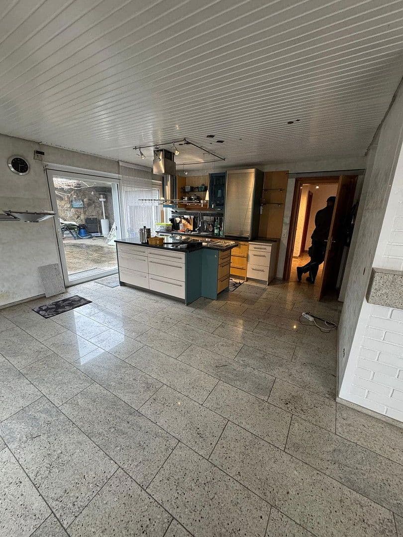 Pronájem bytu 4+1 140 m², Kaiserslautern, Porýní-Falc Pronájem bytu 4+1 140 m², Kaiserslautern, Porýní-Falc