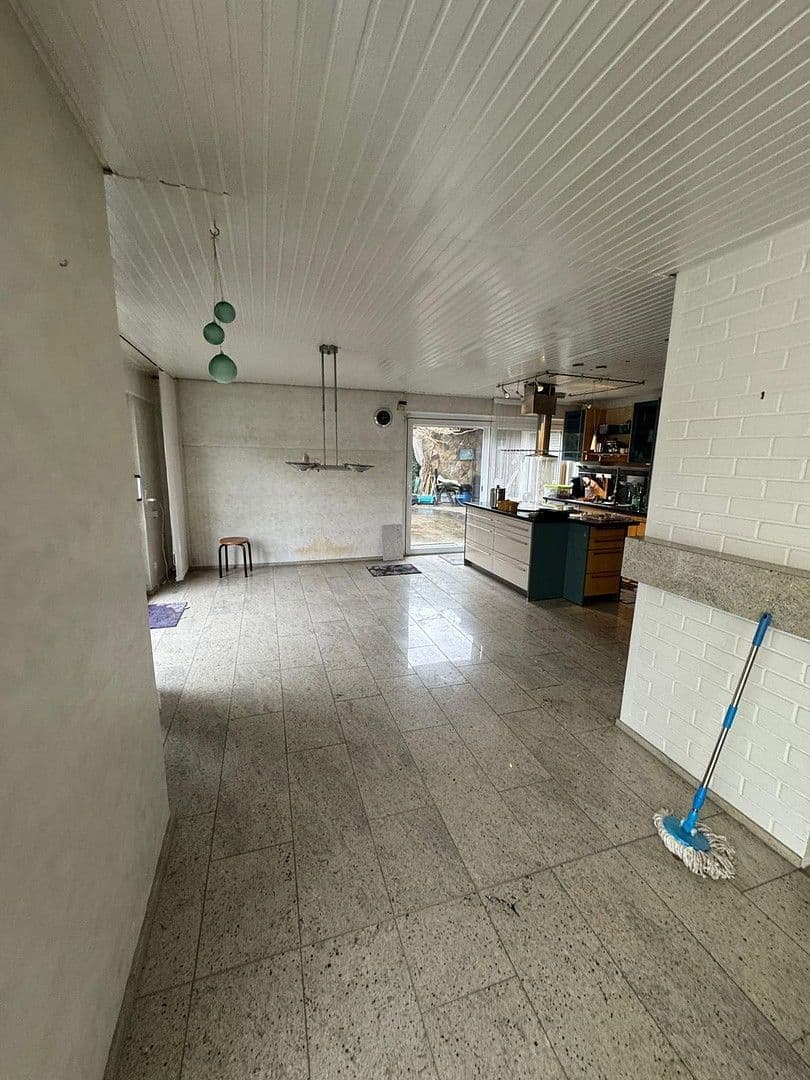 Pronájem bytu 4+1 140 m², Kaiserslautern, Porýní-Falc Pronájem bytu 4+1 140 m², Kaiserslautern, Porýní-Falc