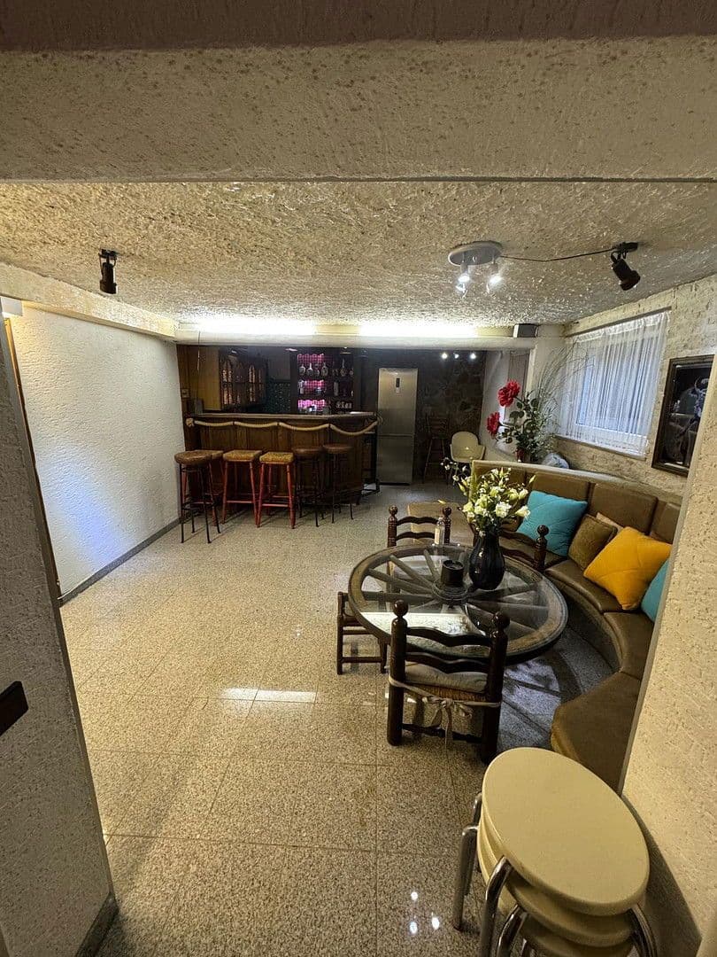 Pronájem bytu 4+1 140 m², Kaiserslautern, Porýní-Falc Pronájem bytu 4+1 140 m², Kaiserslautern, Porýní-Falc