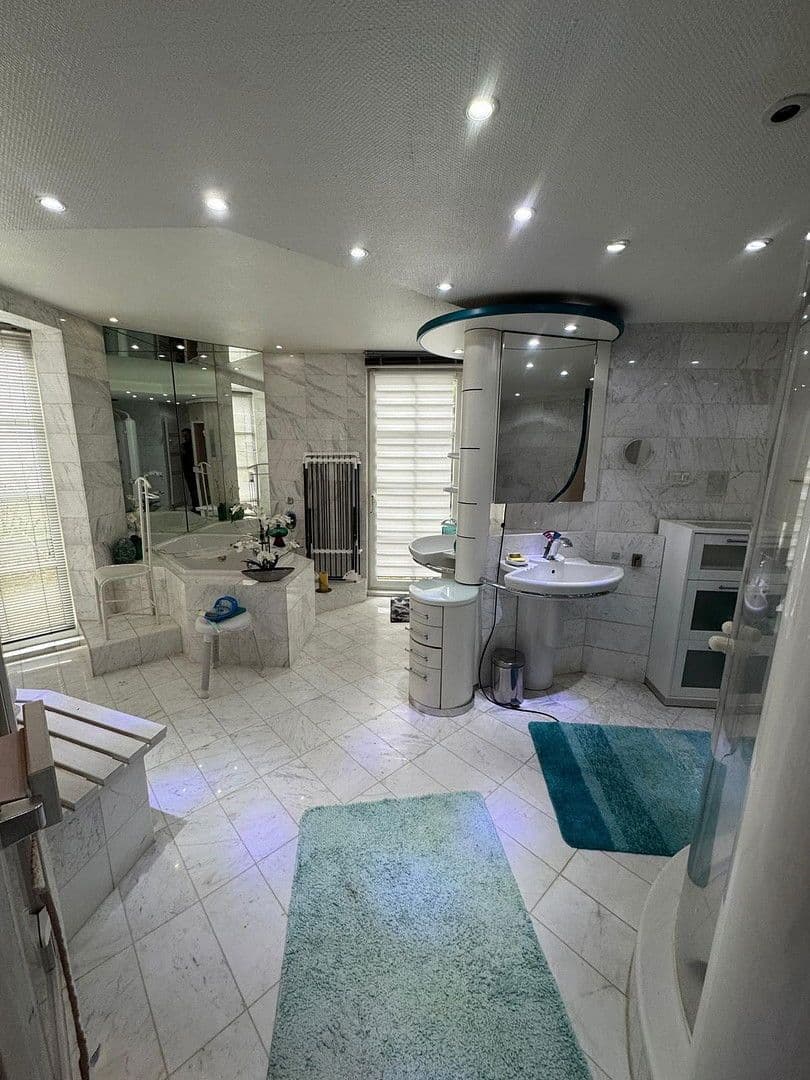 Pronájem bytu 4+1 140 m², Kaiserslautern, Porýní-Falc Pronájem bytu 4+1 140 m², Kaiserslautern, Porýní-Falc