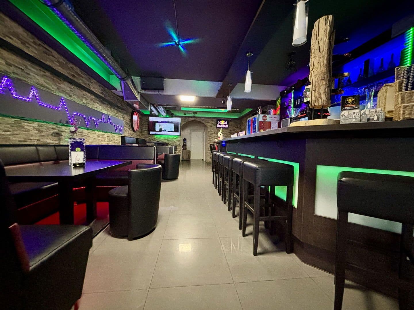 Pronájem nebytového prostoru 165 m², Mannheim, Bádensko-Württembersko Pronájem nebytového prostoru 165 m², Mannheim, Bádensko-Württembersko